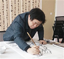 福建省美协主席 翁振新 体验瓷板画创作及部分作品